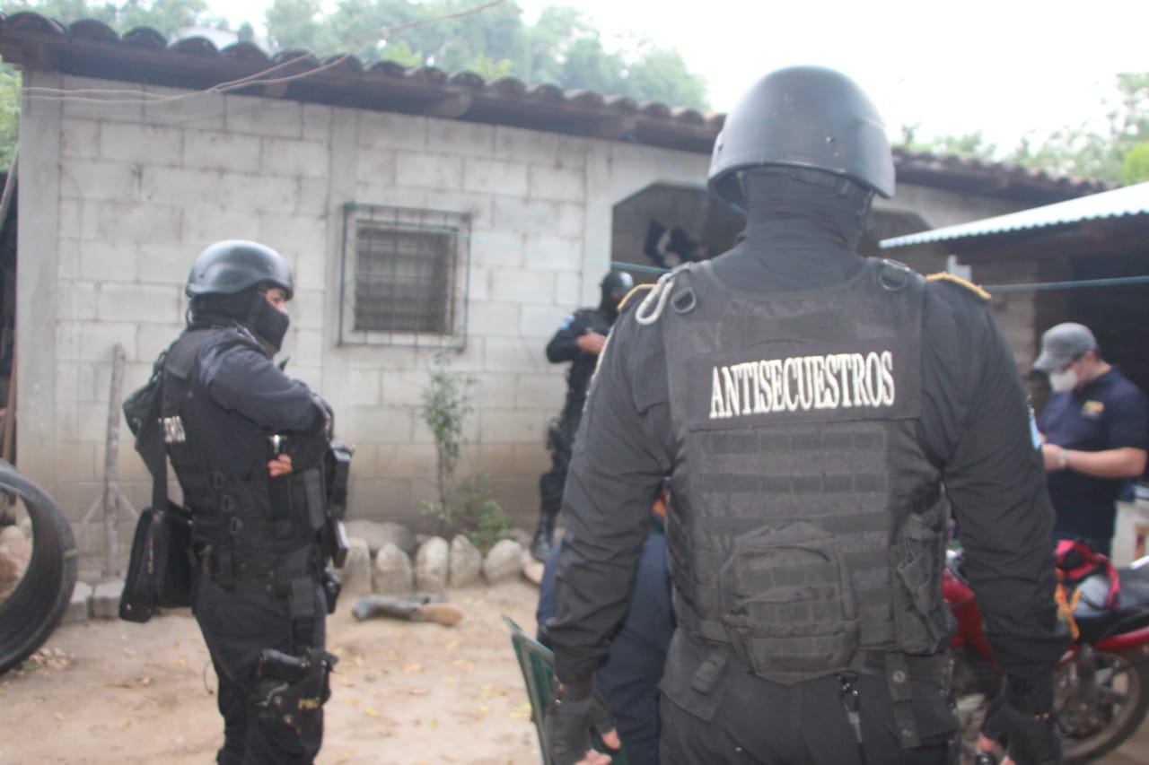 comando antisecuestros realiza operativo en Baja Verapaz